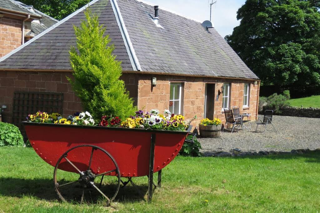Harleyburn Cottages - Stables and Saddlery Melrose Eksteriør bilde