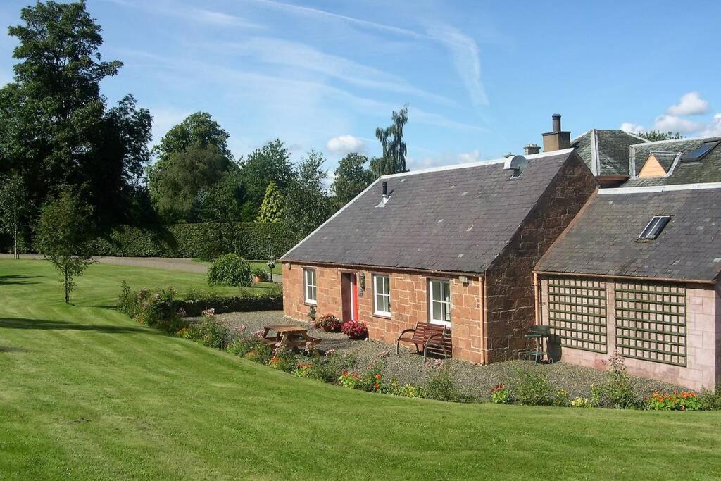 Harleyburn Cottages - Stables and Saddlery Melrose Eksteriør bilde